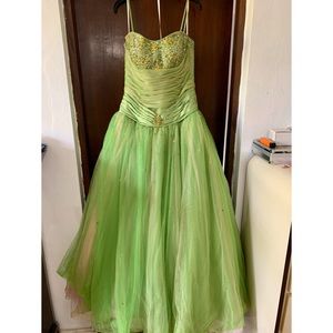 Green Camille ball gown size 16